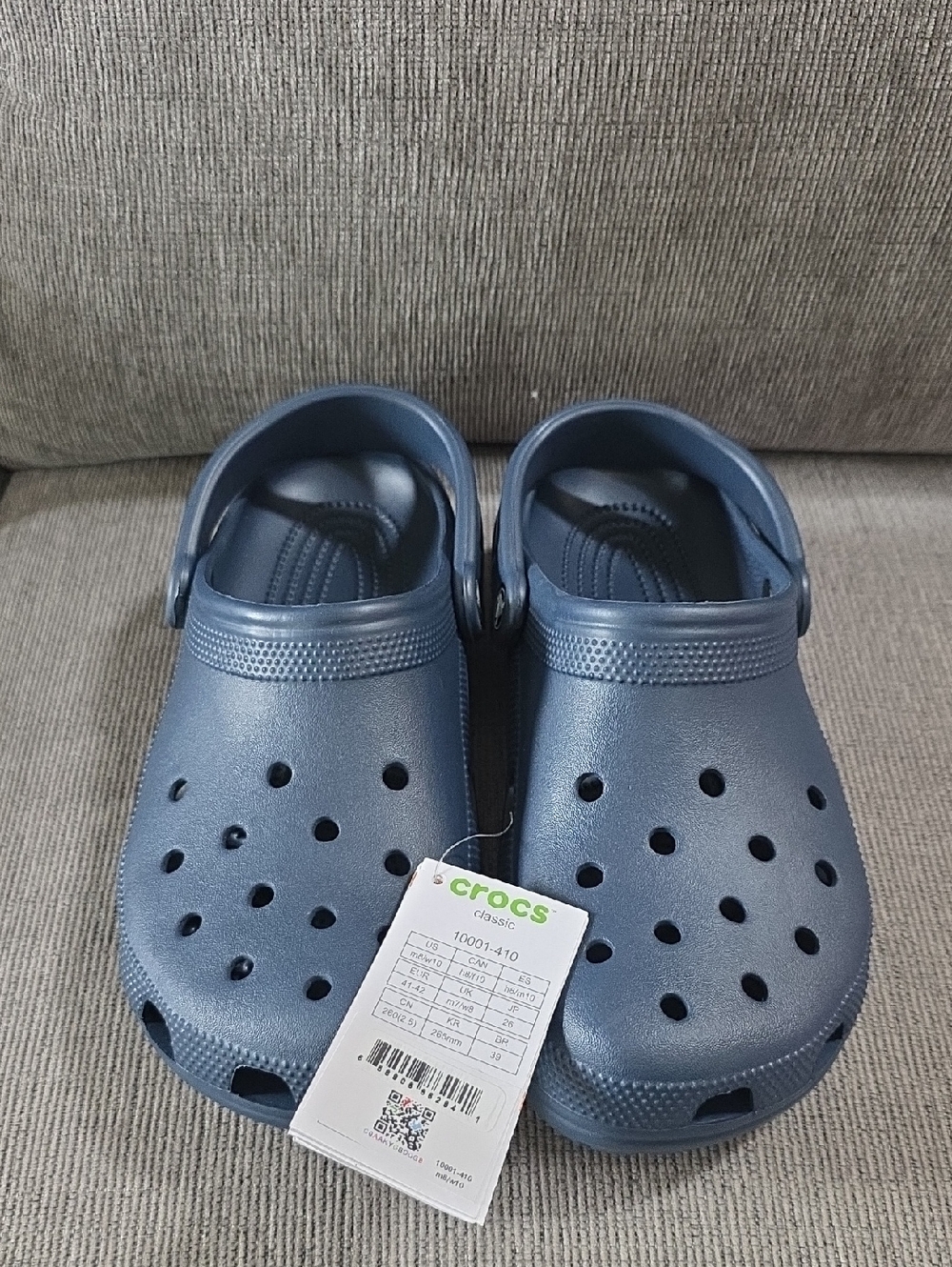 CROCS Classic Clogs in Navy For Men(Size 8) Or Women(Size 10) NWT.